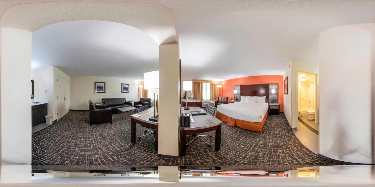 & Hotel